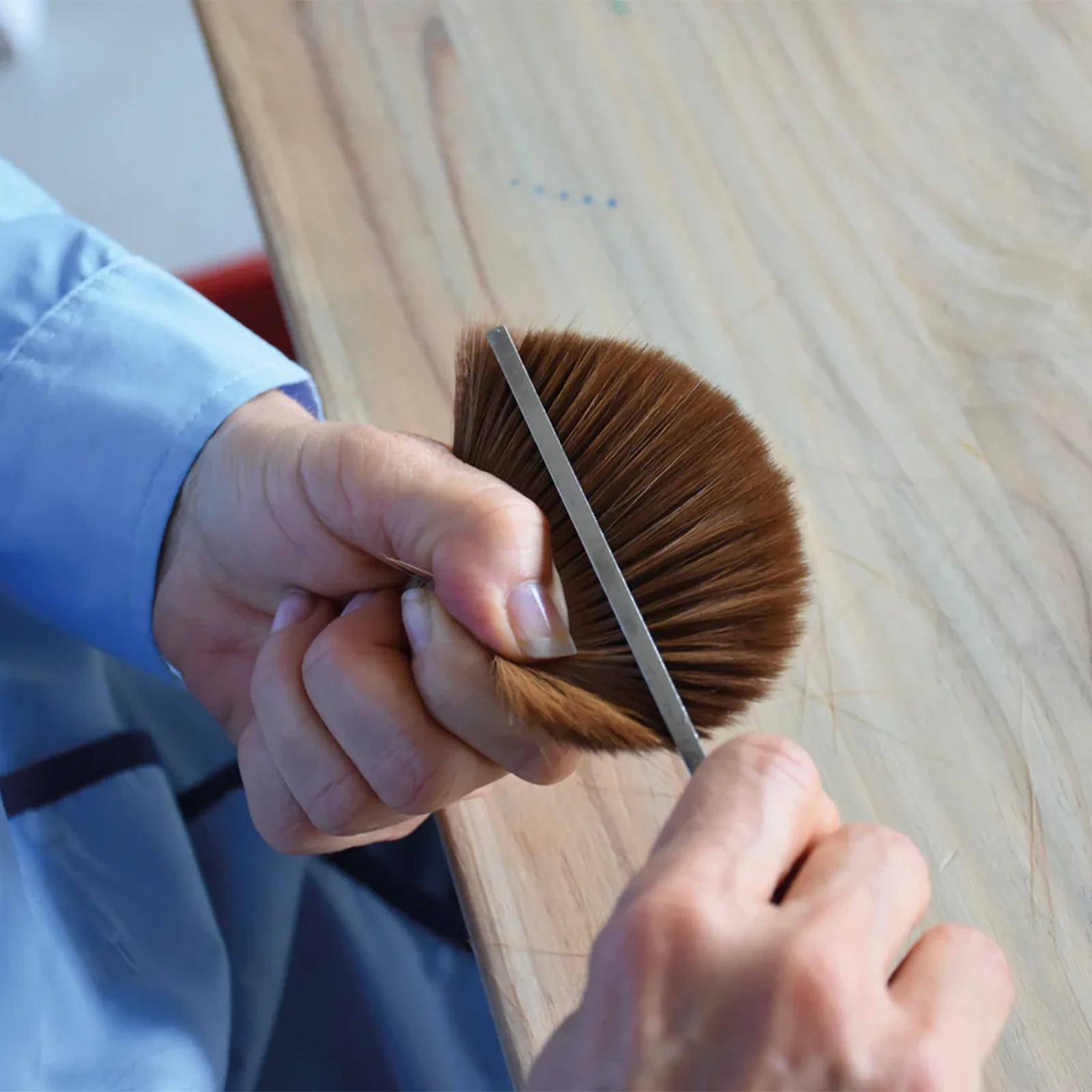 Raphael 8402 Kolinsky Retouch Long Hair Brushes - Image 3